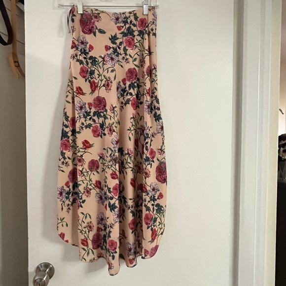 Iorane Dresses & Skirts - Iorane pink floral skirt Size XXS